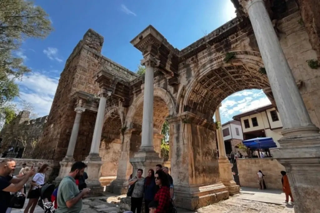 Обзорная экскурсия по Анталии