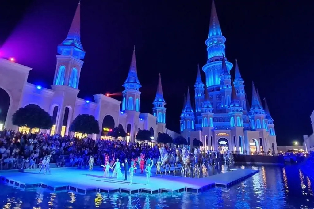 Ночное шоу в парке «The Land of Legends» из Анталии/Белека