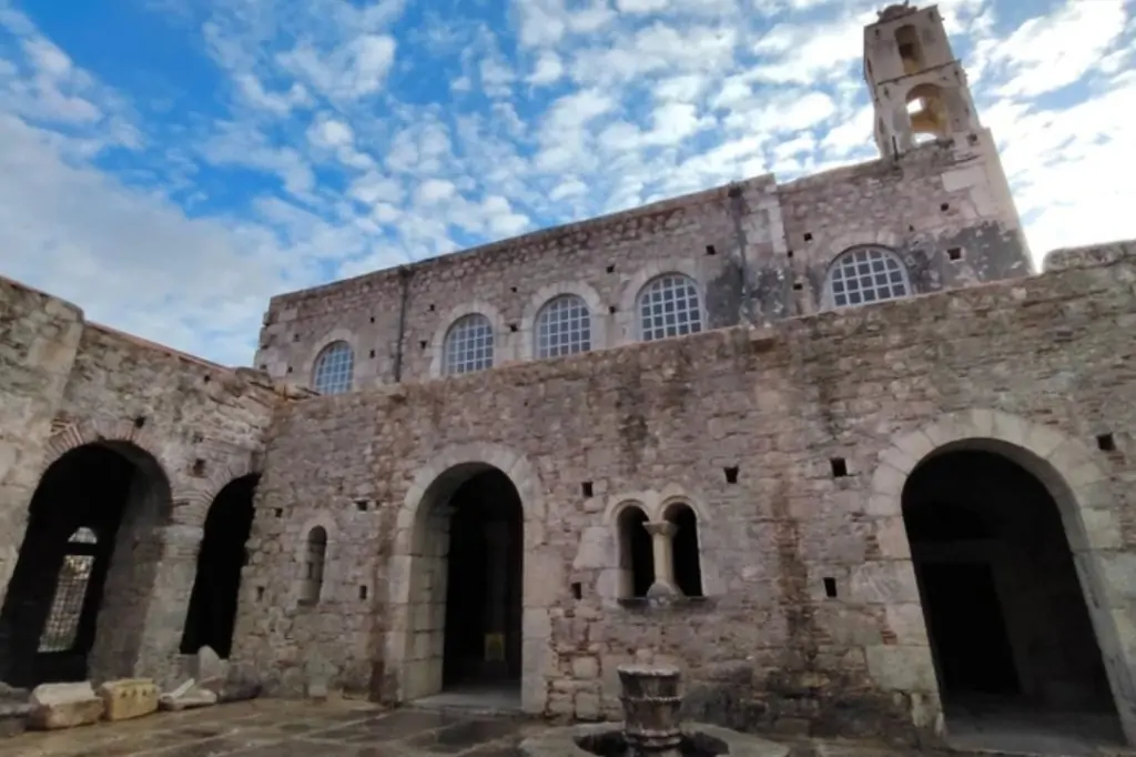 Экскурсия Демре Мира Кекова из Кемера (всё включено)