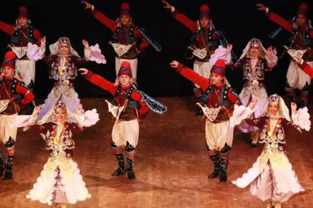 Турецкая ночь с ужином в ресторане Halayhan в Каппадокии