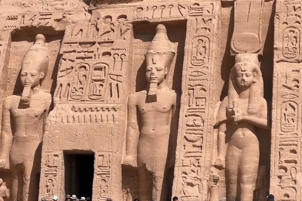 Экскурсия в Асуан и Абу-Симбел из Хургады