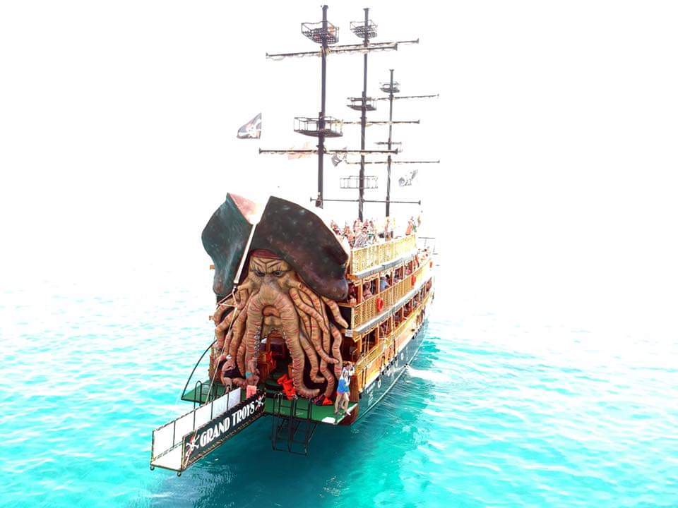 Экскурсия на джипах и пиратском корабле в Алании
