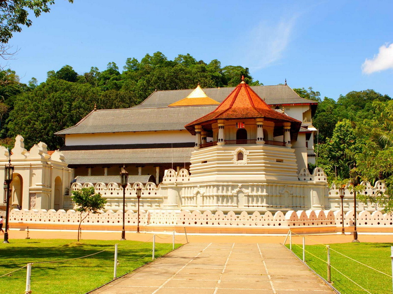 Трехдневная экскурсия Золотое кольцо Шри-Ланки - Храм Священного зуба Будды